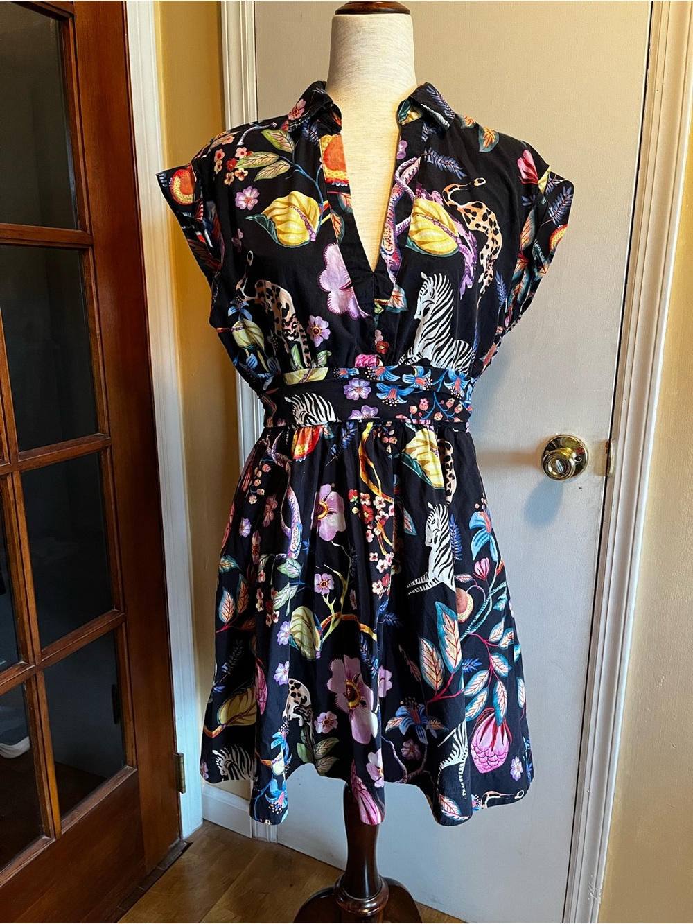 Maeve by Anthropologie Black Jungle Floral Print V-Neck Women’s Dress
